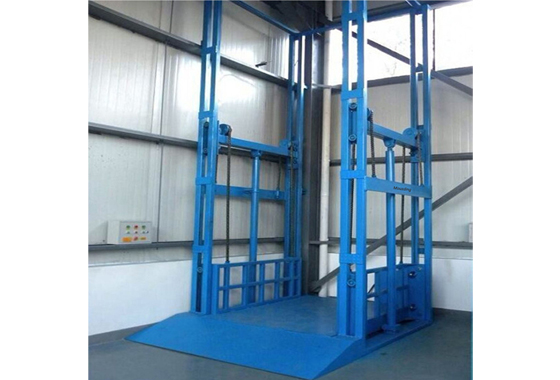 導(dǎo)軌式升降機(jī)